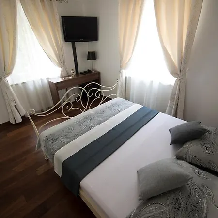 Gloria Luxury Apartment *