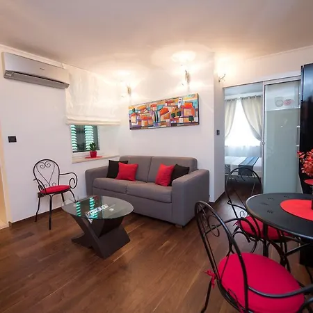 Gloria Luxury Apartment *